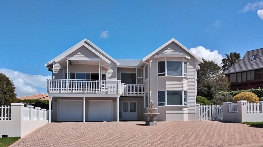 5 Bedroom Property for Sale in Outeniqua Strand Western Cape